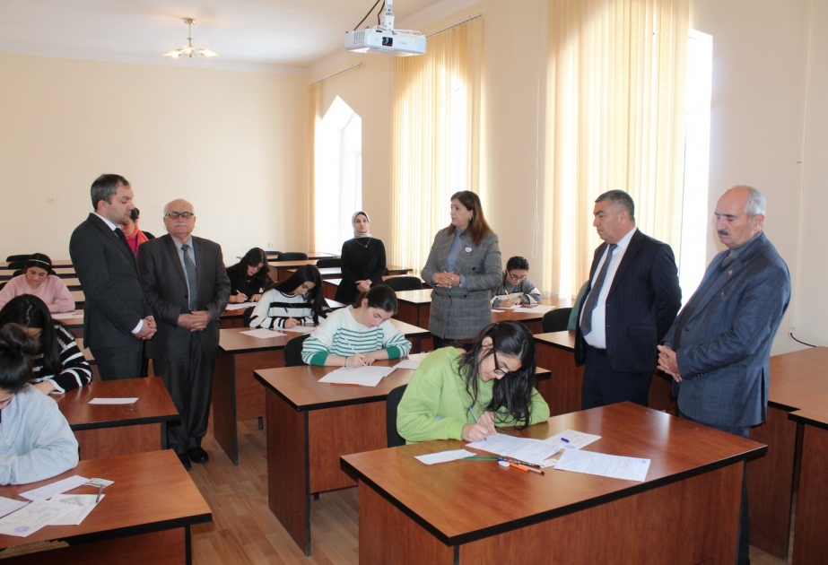 ADPU-nun Şamaxı filialında valideynlər imtahan sessiyasını izləyiblər