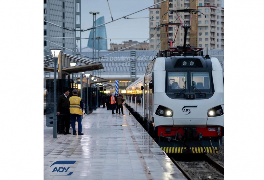 Sumqayıt-Pirşağı-Bakı qatarında gecikmə olub