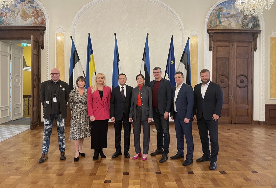 بحث آفاق تطوير العلاقات البرلمانية بين استونيا وأذربيجان