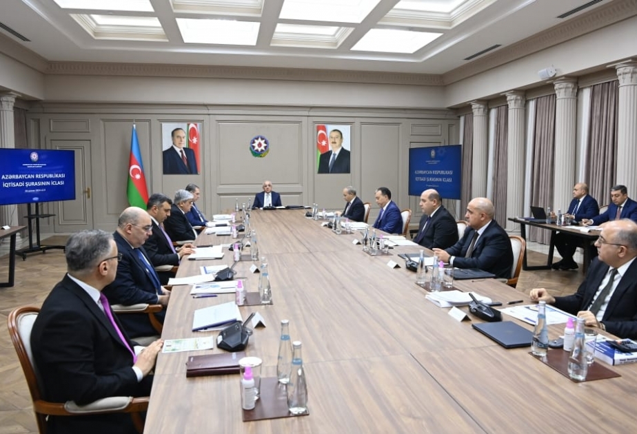İqtisadi Şuranın cari ildə ilk iclası keçirilib
