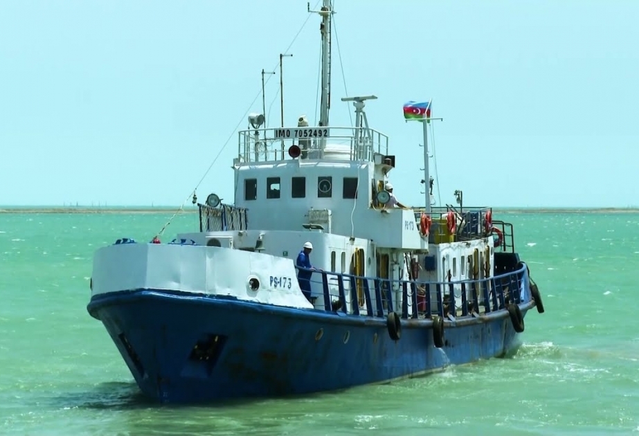 В Каспийском море судно залило водой, пассажиры эвакуированы