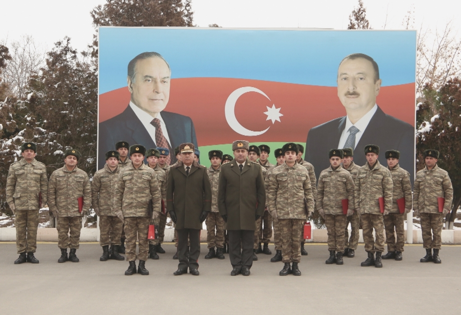 Əlahiddə Ümumqoşun Orduda gizir və müddətdən artıq həqiqi hərbi xidmət hərbi qulluqçusu kurslarının buraxılışı olub VİDEO