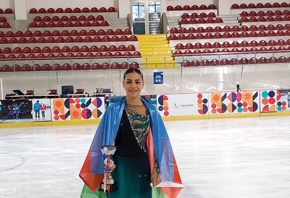 Patinadora artística azerbaiyana gana un billete para el Campeonato del Mundo