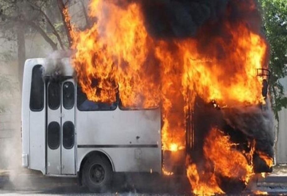 Gəncədə sərnişin avtobusu yanıb