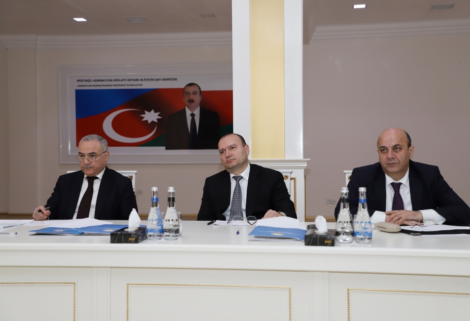 Dövlət Xidmətinin rəisi vətəndaşların problemlərini dinləyib
