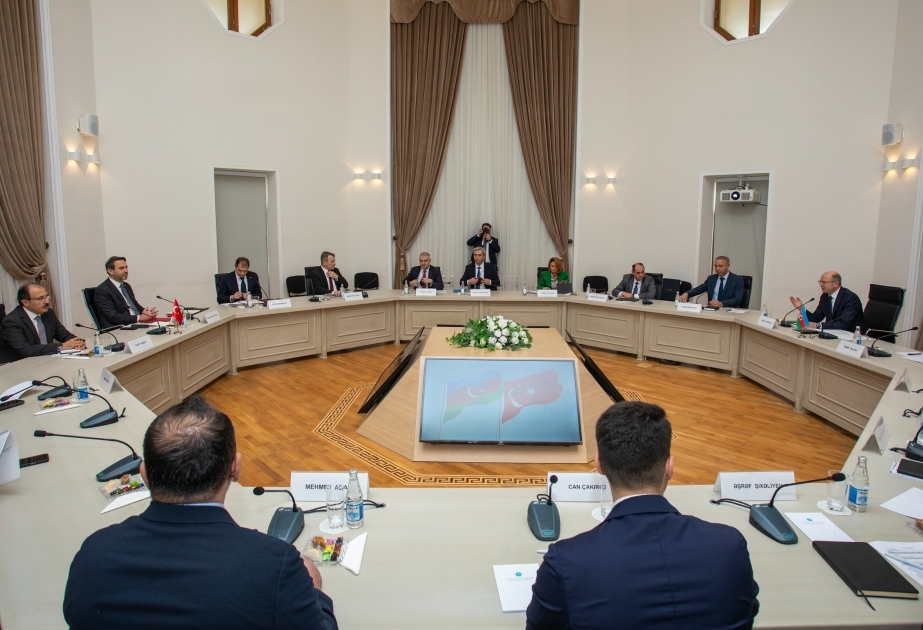 Aserbaidschanischer Energieminister trifft seinen türkischen Amtskollegen
