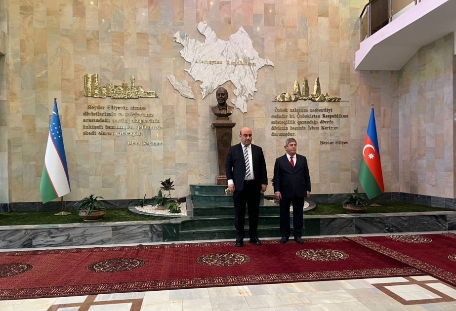 Tashkent hosts presentation of “100 moments of Heydar Aliyev’s life” book