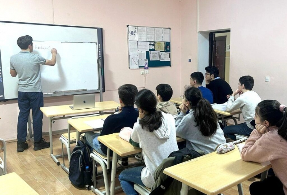 Beynəlxalq olimpiadalara hazırlaşan şagirdlərə intensiv dərslər təşkil olunub