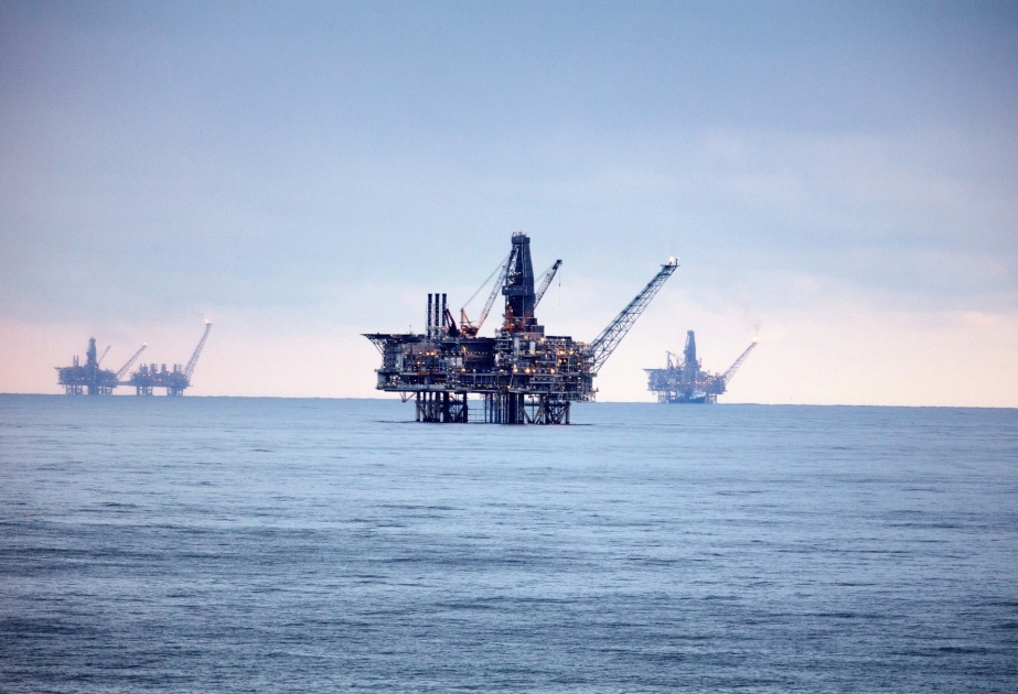 Цена на азербайджанскую нефть упала