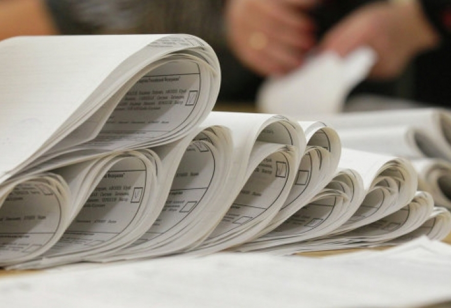 Precinct election commissions receive ballot papers