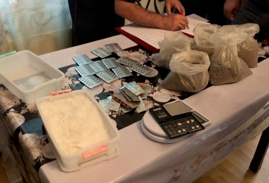 Polis əməkdaşları 7 kiloqramdan çox narkotik vasitəni aşkarlayaraq götürüblər