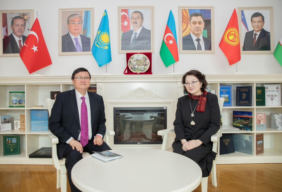 Türk Mədəniyyəti və İrsi Fondunda Qırğızıstanın Xalq yazıçısı Kayrat İmanaliyevin yaradıcılıq gecəsi keçirilib