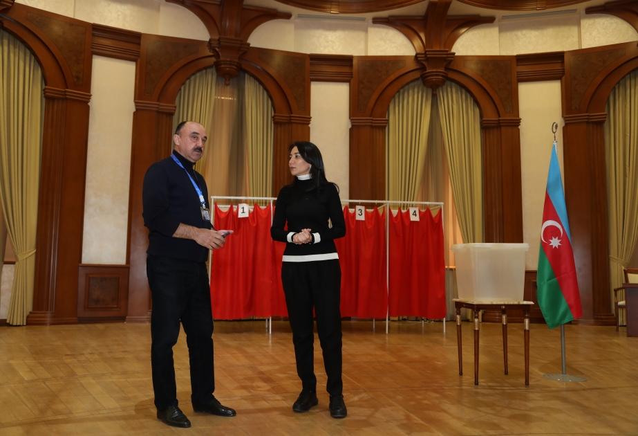 Defensora del Pueblo visita nuevos colegios electorales en Khankandi, Shusha y Lachin