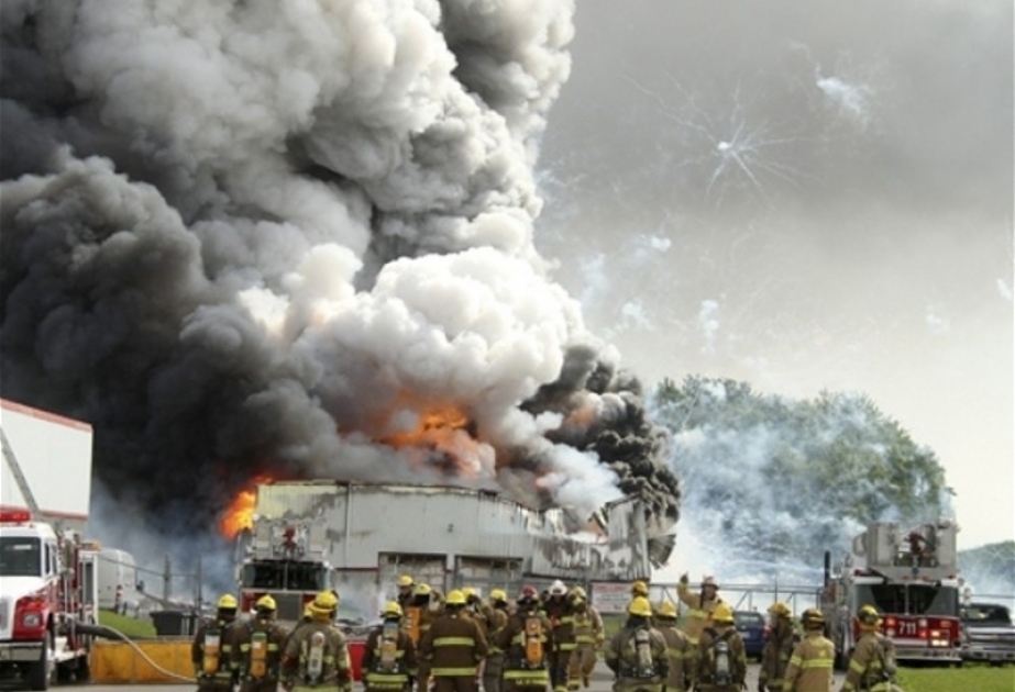 A blaze in a fireworks factory in central India has killed six people and injured scores of others