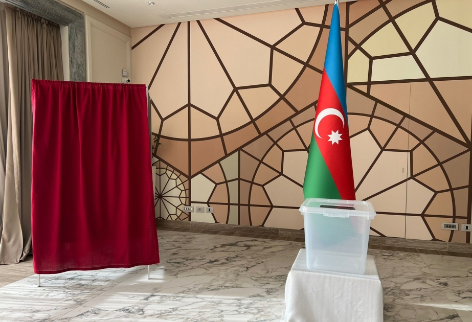 Romadakı seçki məntəqəsində səsvermə üçün bütün hazırlıqlar görülüb