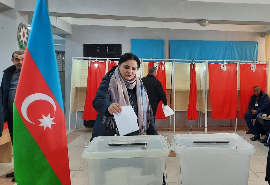 Salyanda seçkilər seçici fəallığı şəraitində keçir