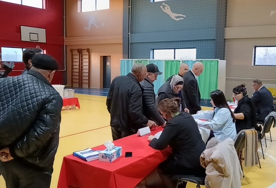 الانتخابات الرئاسية المبكرة.. عدسة أذرتاج تنقل أجواء عملية الاقتراع في القرية ا لذكية "أغالي"