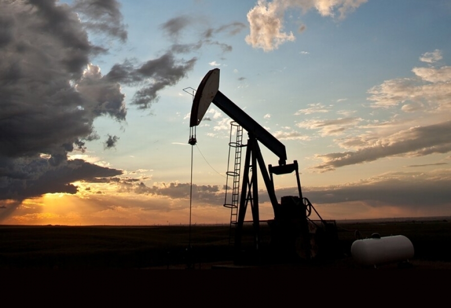 Цена нефти на мировых биржах продолжает расти