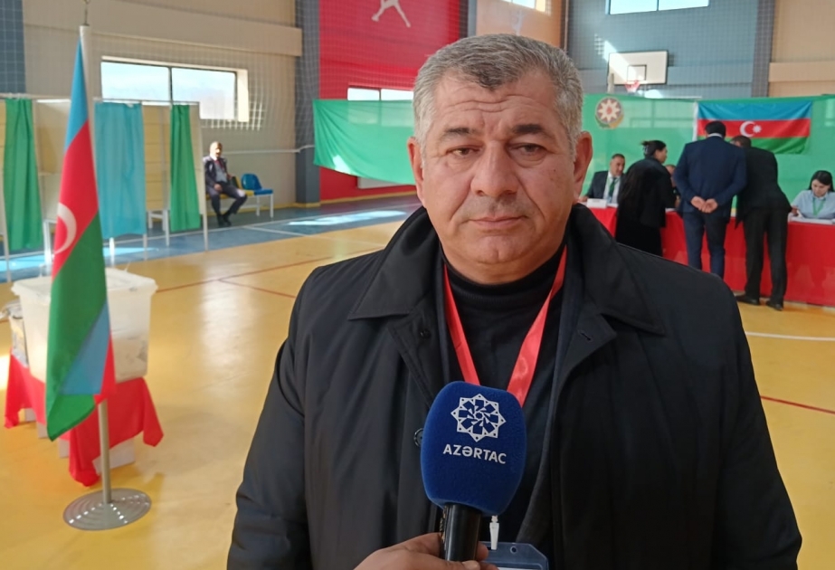 Müşahidəçi: İnsanlar səsvermə prosesində mütəşəkkil iştirak edirlər