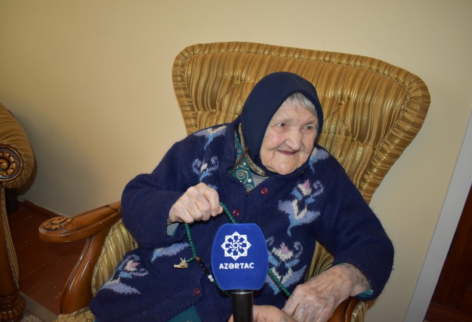 100 yaşlı Fatma nənə: Azərbaycanı xoşbəxt gələcəyə aparacaq insana səs verdim