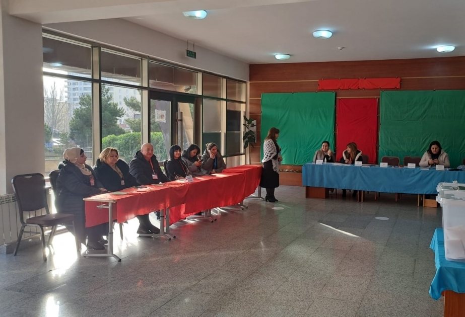 监督阿塞拜疆总统选举的非政府组织观察员人数创纪录