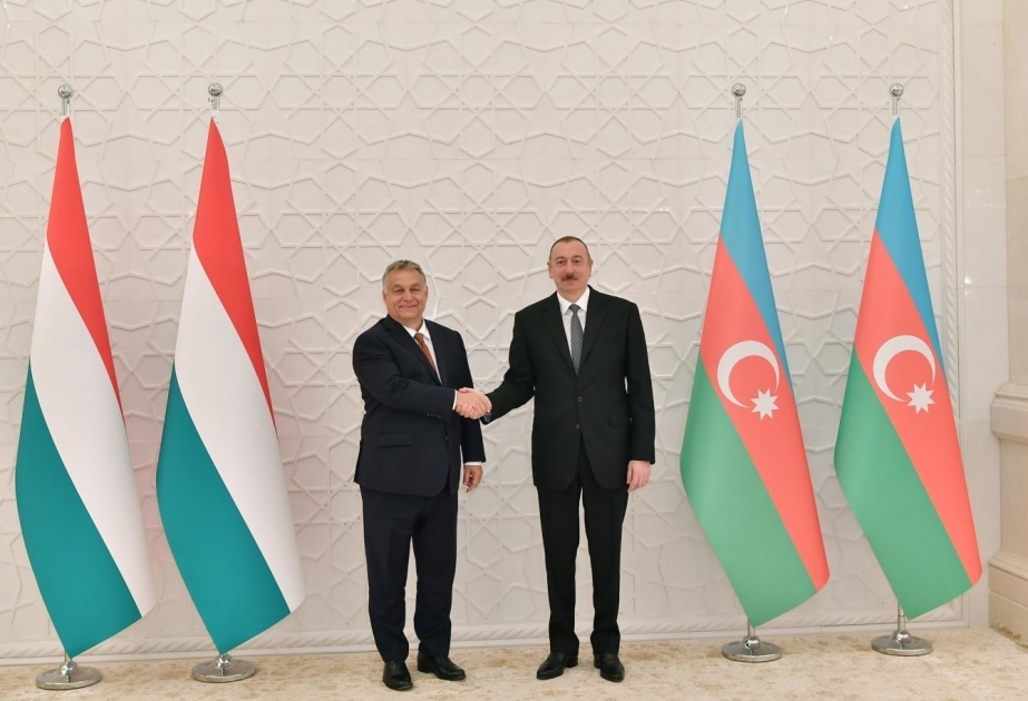 El Primer Ministro húngaro telefoneó al Presidente de Azerbaiyán
