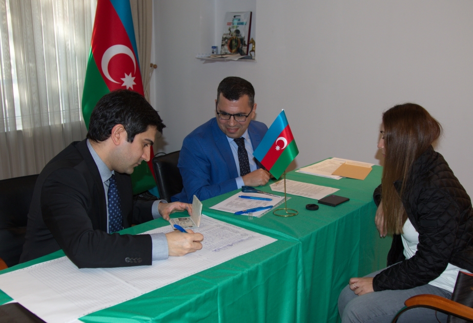 Buxarestdə səsvermə prosesi seçicilərin yüksək fəallığı ilə başa çatıb