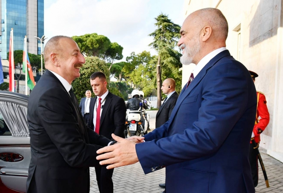 Primer Ministro albanés felicita al Presidente Ilham Aliyev por su convincente victoria electoral