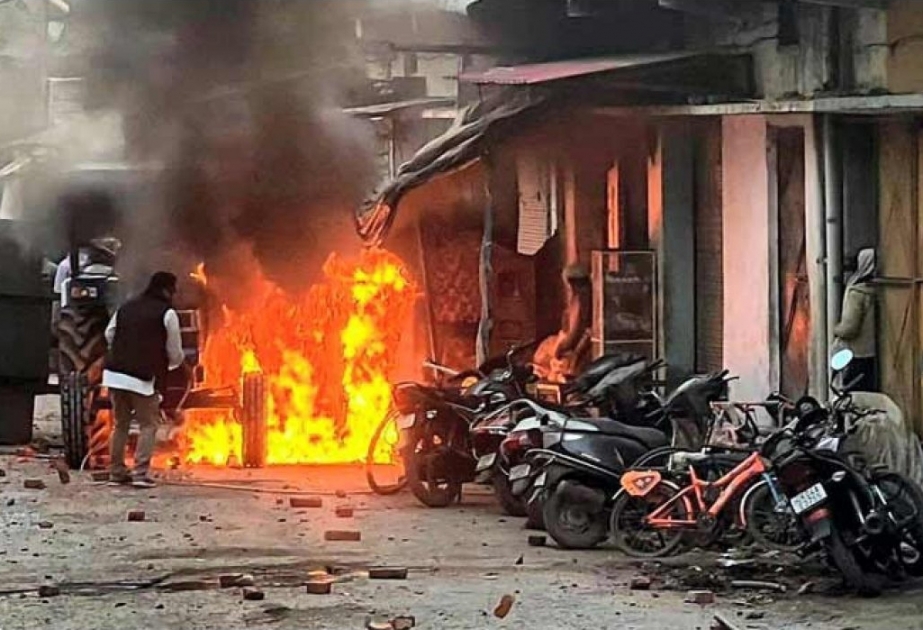 Hindistanda sakinlərlə polis arasında baş verən toqquşmada 4 nəfər ölüb, 250-dən çox insan yaralanıb VİDEO