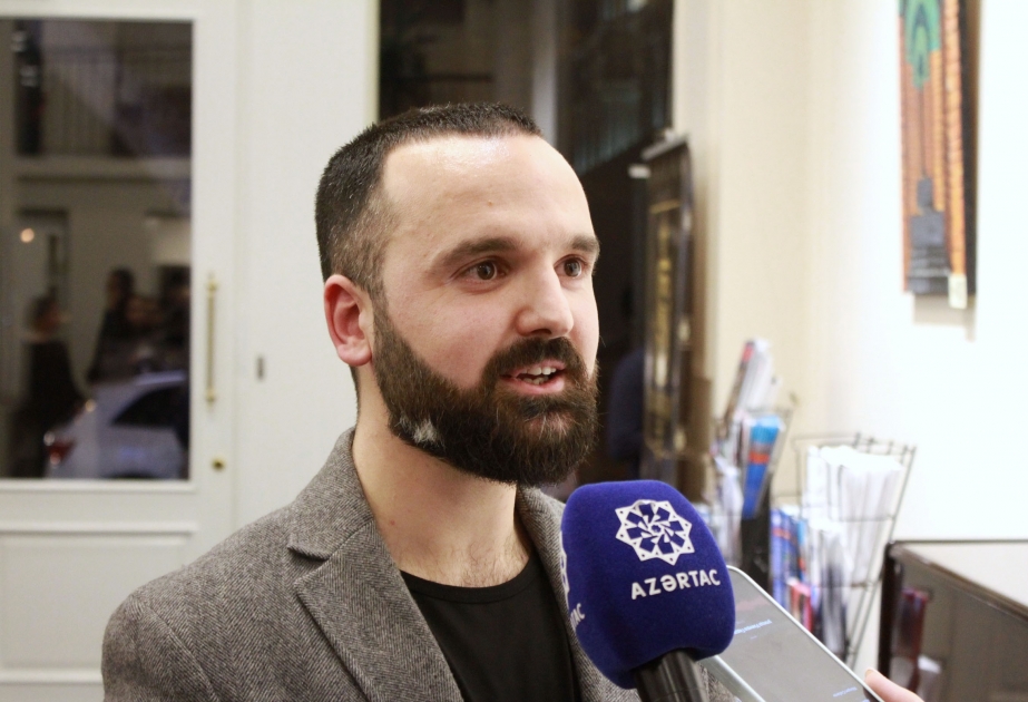 Rəssam: Hər bir sənət əsərimin üzərində mənim illərim var –  REPORTAJ