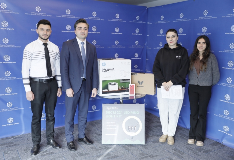 “Startaplara dəstək” layihəsinin daha bir qrup iştirakçısına avadanlıqlar təqdim edilib