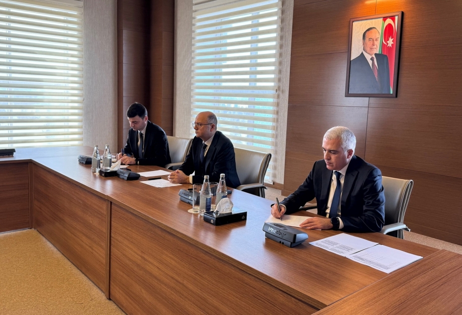 Energetika naziri Ağdaşda vətəndaşlarla görüşüb
