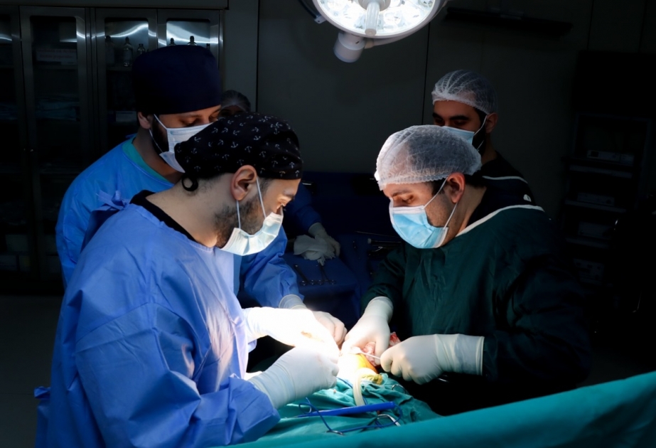 Abşeron Rayon Mərkəzi Xəstəxanasında ilk dəfə pasiyent üzərində endoprotez əməliyyatı icra edilib
