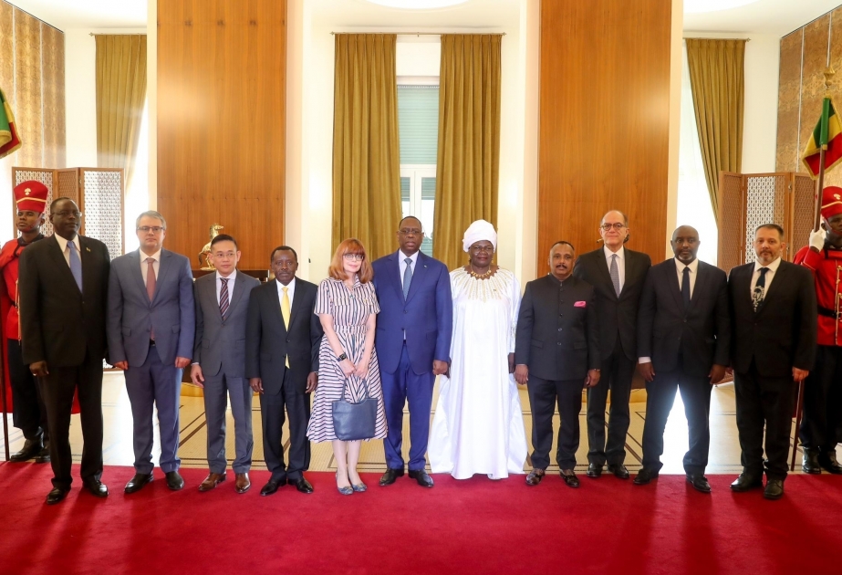 Azerbaijani ambassador presents his credentials to Senegalese President