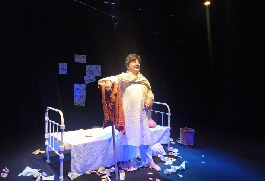 Gənc Tamaşaçılar Teatrında “Bir dəlinin qeydləri” monotamaşasının 30 illiyi qeyd olunub