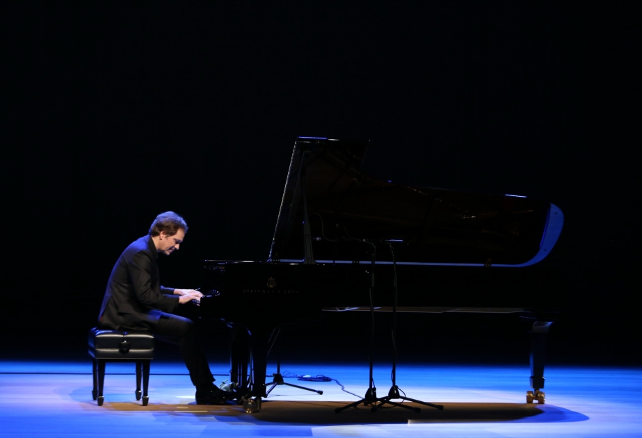 Dünyaşöhrətli Stiv Barakattın Bakıda konserti olub