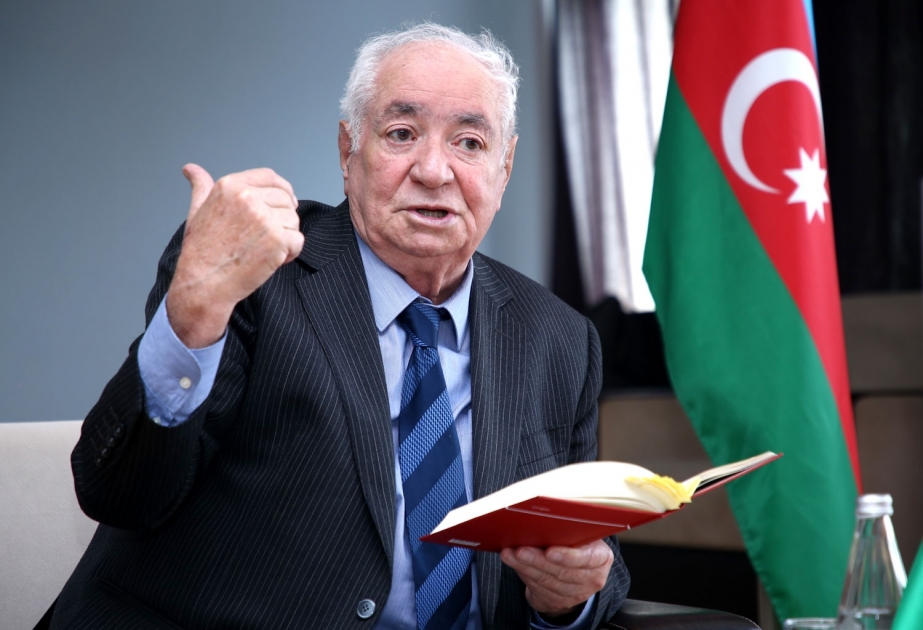 Vahid Əziz: Məktəb zirvələrə gedən pillədir