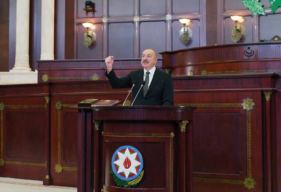 Президент Ильхам Алиев: Сегодня азербайджанский народ сплотился как единый кулак, это единство должно быть вечным