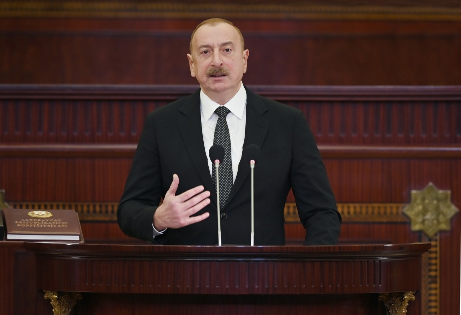 Le président Aliyev : Nous devons être aux côtés des pays qui luttent contre le néocolonialisme