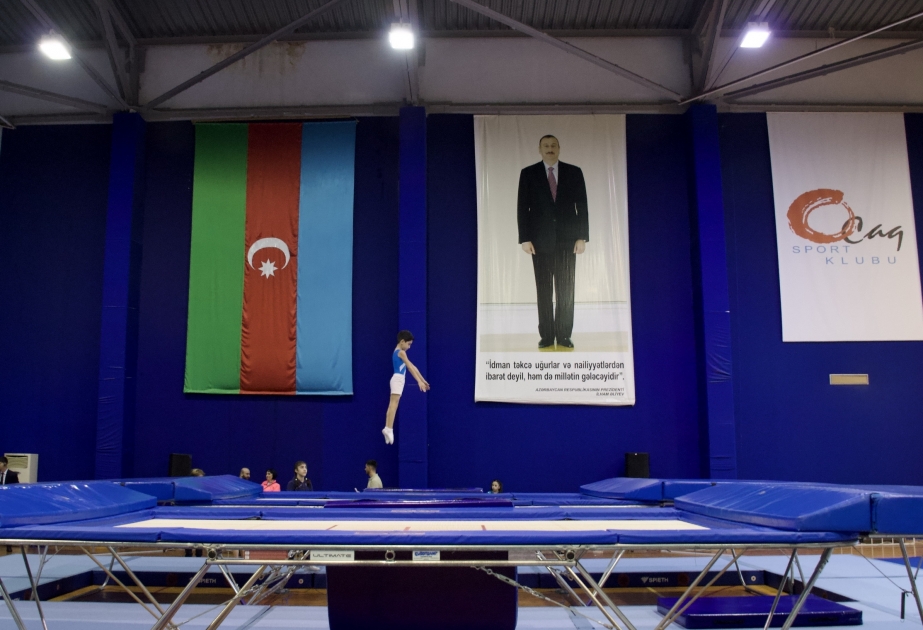 Стартовали чемпионат страны и первенство Баку по прыжкам на батуте