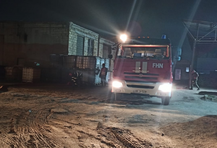 Sumqayıtda yağ sexində yanğın olub