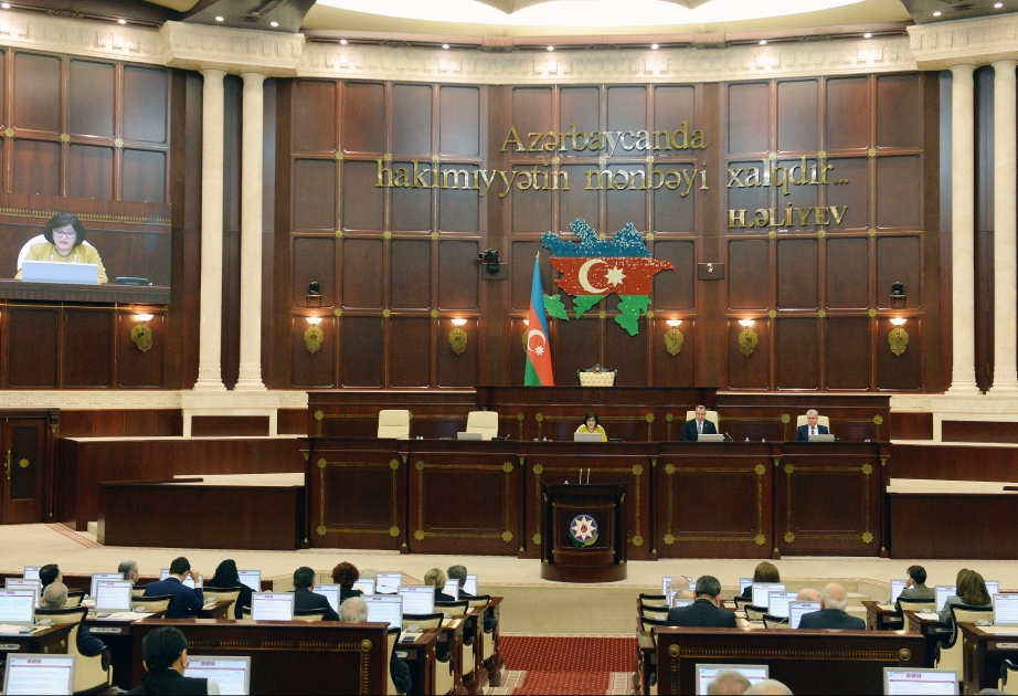 المجلس الوطني يوافق على إعادة تعيين علي أسدوف منصب رئيس الوزراء