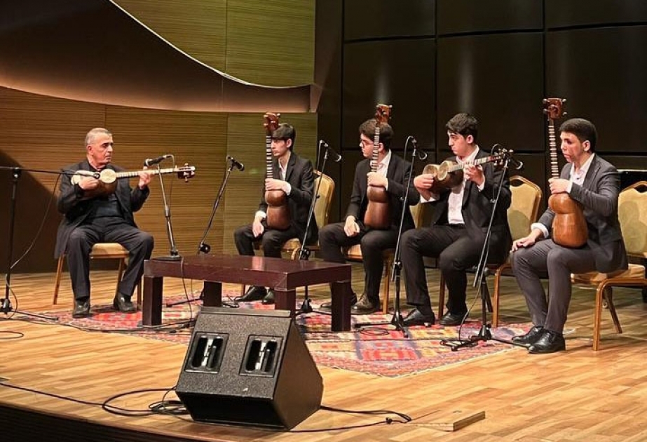 Beynəlxalq Muğam Mərkəzində “Ustad dərsi”nin ilk təqdimatı keçirilib