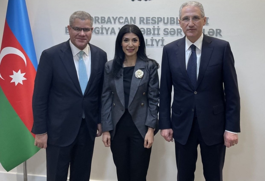Le président de la COP26 est en visite en Azerbaïdjan
