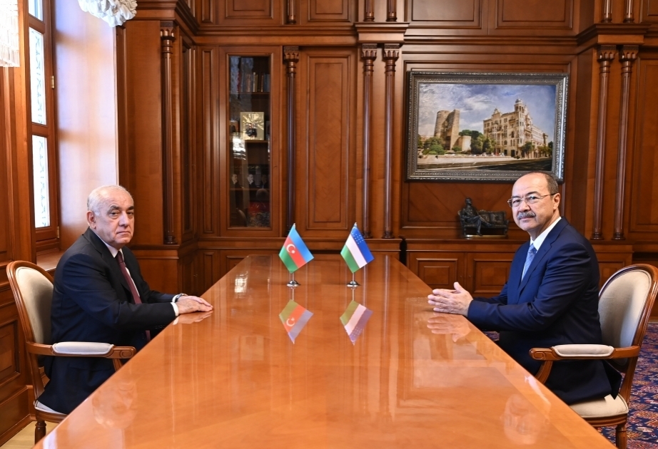 Премьер-министр Узбекистана Абдулла Арипов поздравил Али Асадова