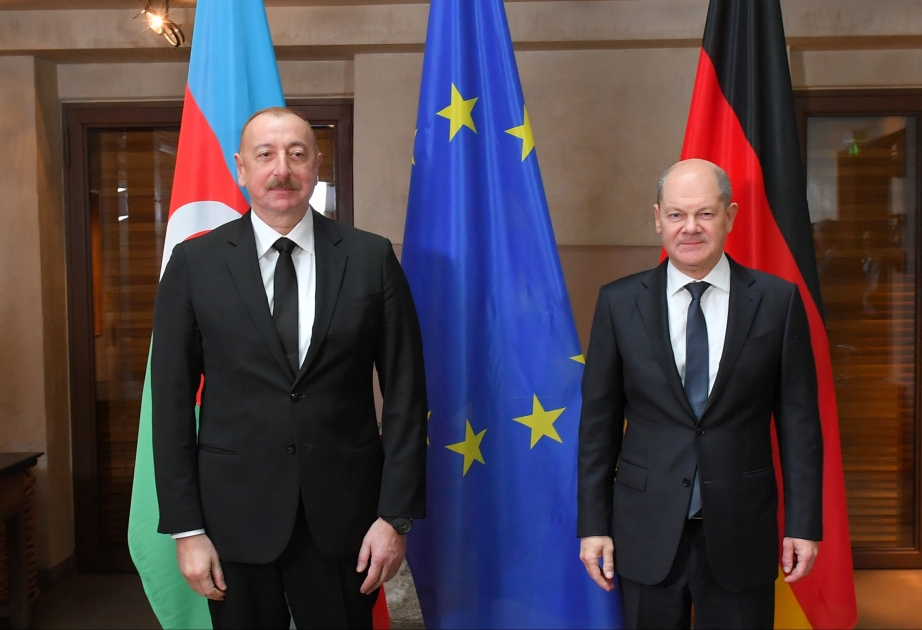 الرئيس إلهام علييف يجتمع مع المستشار الألماني ورئيس وزراء أرمينيا في ميونيخ (محدث3)