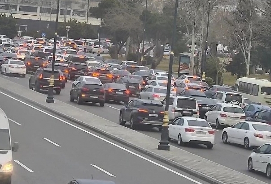 Paytaxtın bir sıra yollarında sıxlıq müşahidə edilir