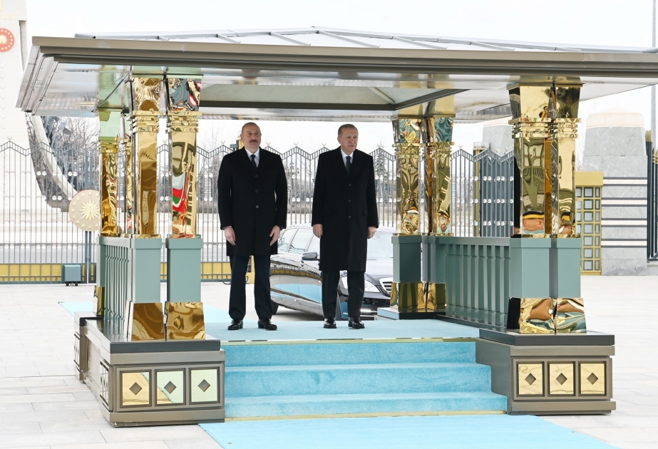 Ankara acoge la ceremonia oficial de recibimiento del Presidente de Azerbaiyán