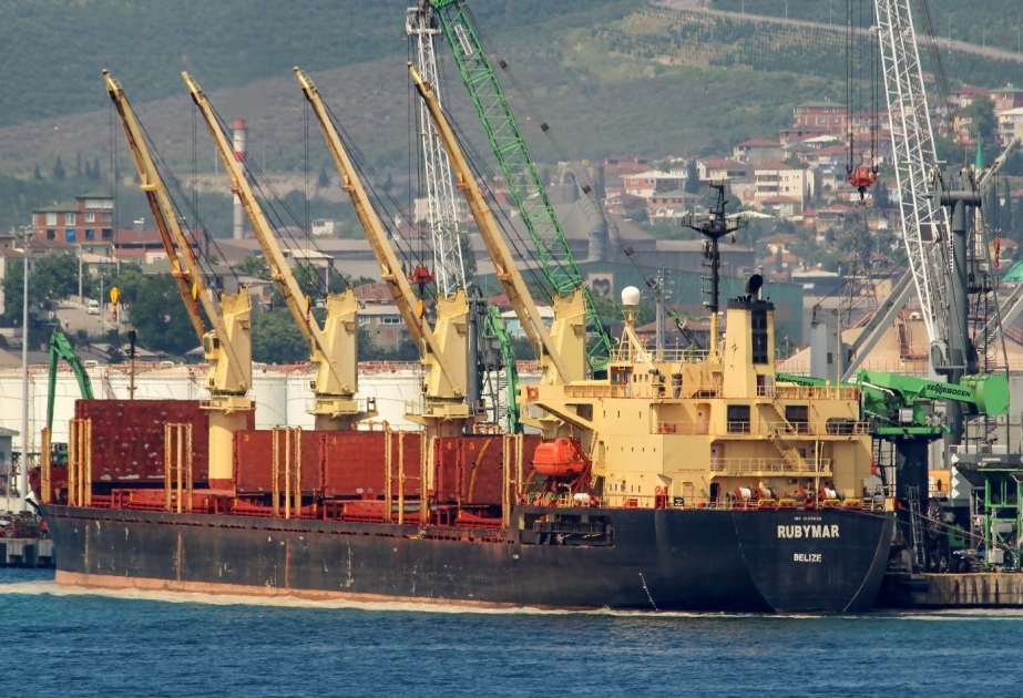 Crew abandons vessel after missile attack off Yemen