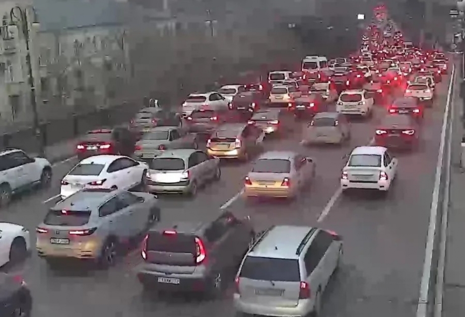 Bakının bir sıra yollarında sıxlıq müşahidə edilir